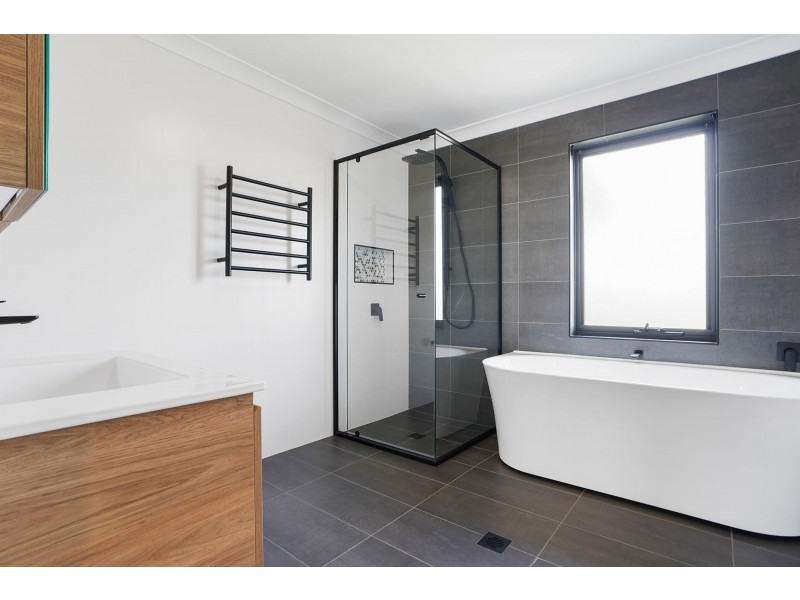 4 Grimston Cct, Goulburn NSW 2580