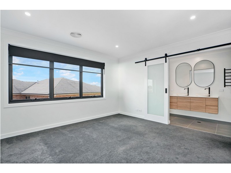 4 Grimston Cct, Goulburn NSW 2580