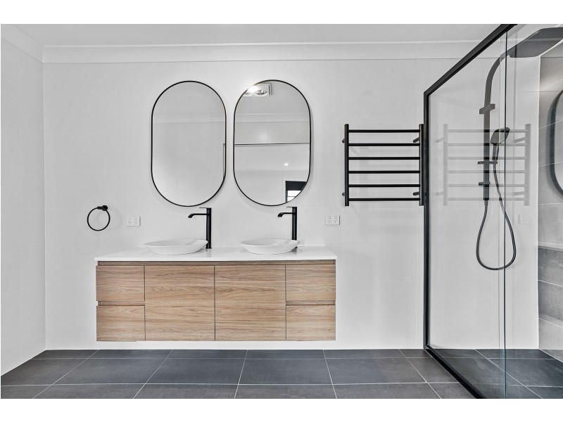 4 Grimston Cct, Goulburn NSW 2580