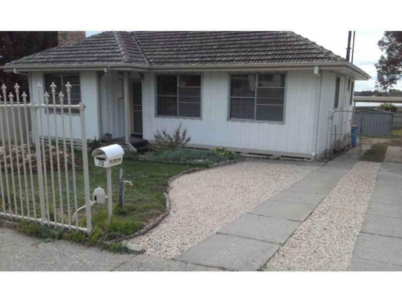 70 Chisholm Crescent, Seymour VIC 3660