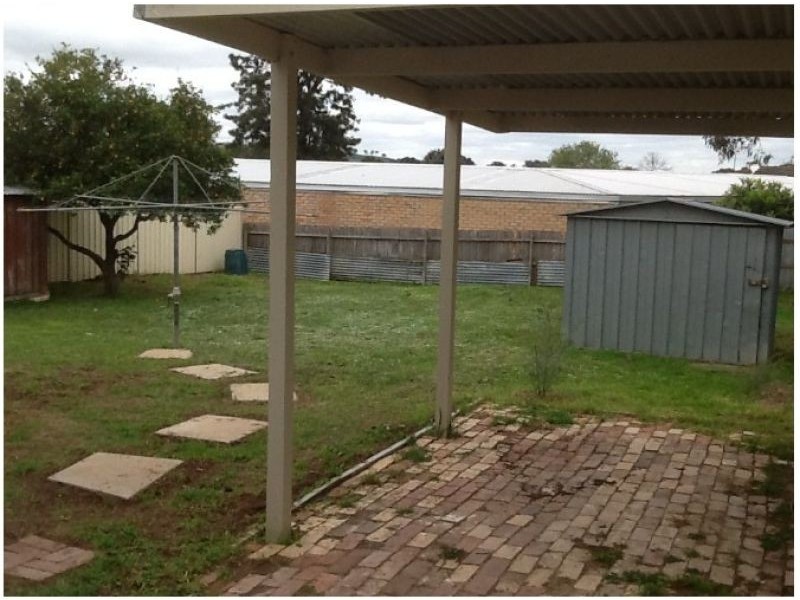70 Chisholm Crescent, Seymour VIC 3660