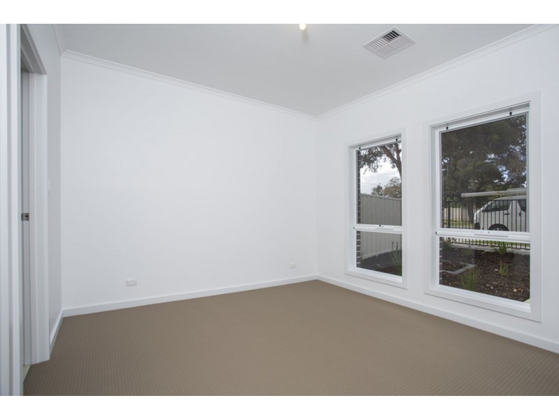 5b Radford Ave, Clearview SA 5085