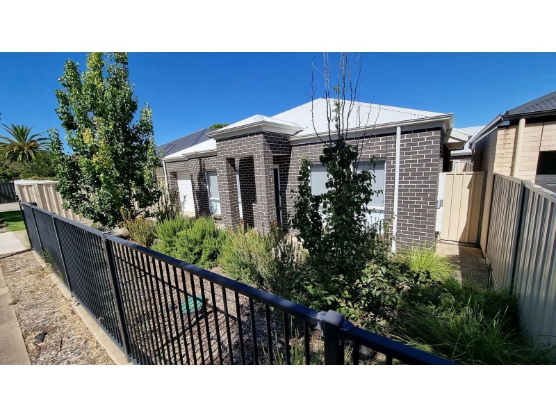 5b Radford Ave, Clearview SA 5085