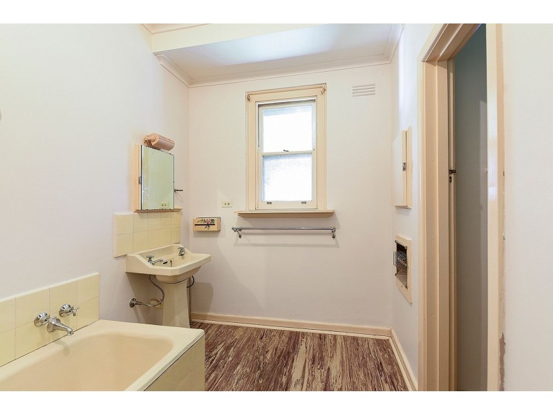 9 Curzon St, Brighton East VIC 3187