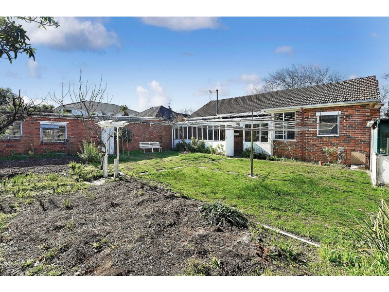 9 Curzon St, Brighton East VIC 3187