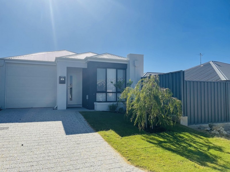 4 Urobilin Loop, Eglinton WA 6034