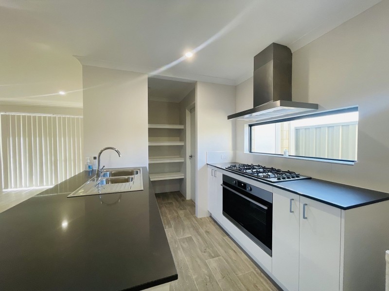 4 Urobilin Loop, Eglinton WA 6034