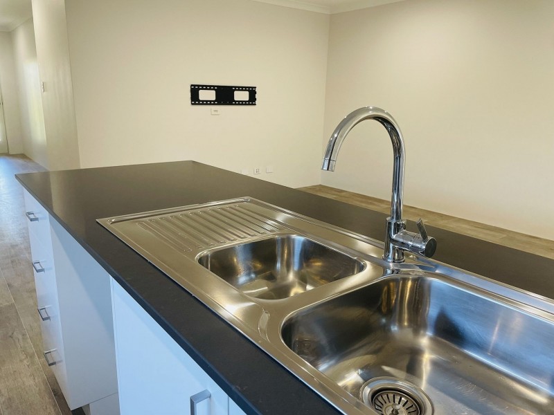 4 Urobilin Loop, Eglinton WA 6034