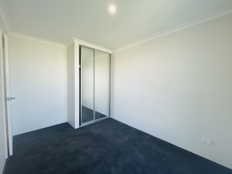 4 Urobilin Loop, Eglinton WA 6034