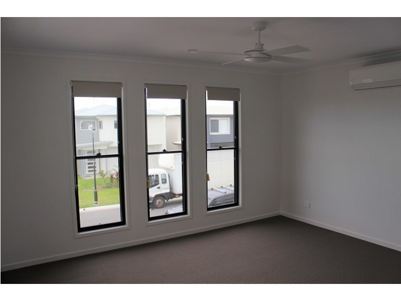 4 Triumph St, Birtinya QLD 4575