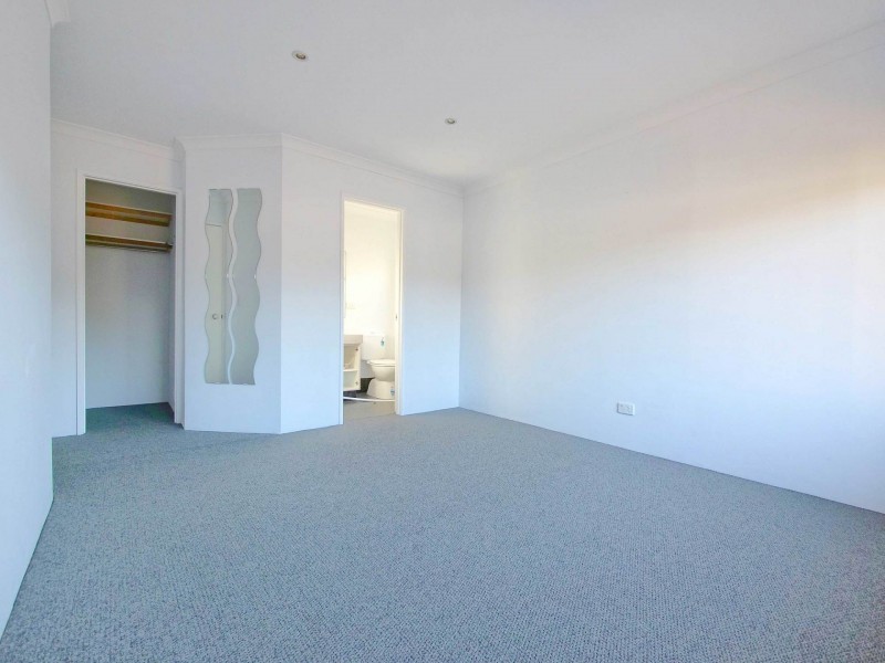 17 Angophora Ave, Ellenbrook WA 6069