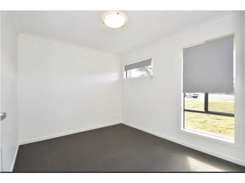 2/4 Minnett St, Glenvale QLD 4350
