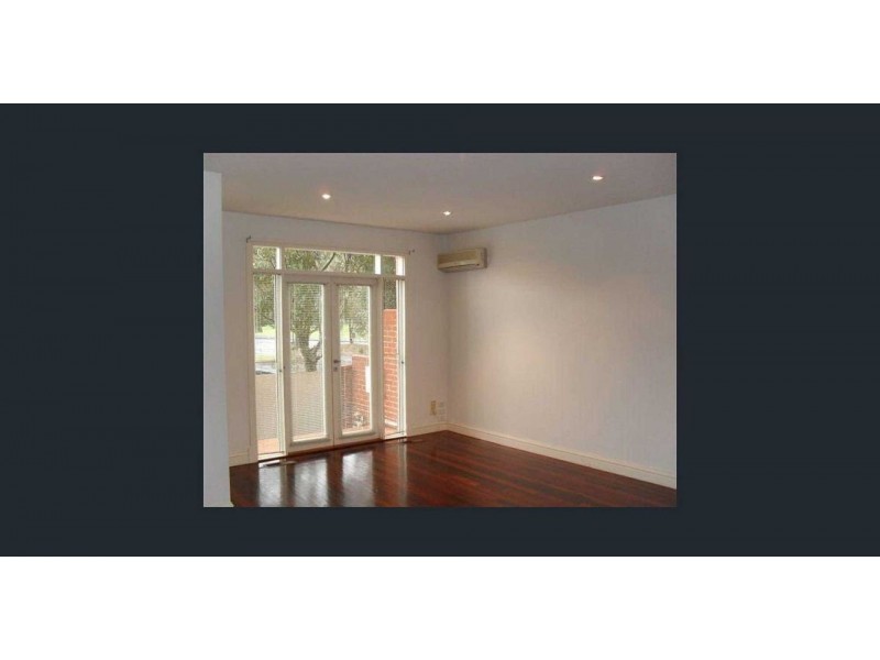 2/49 Spenser St, St Kilda VIC 3182