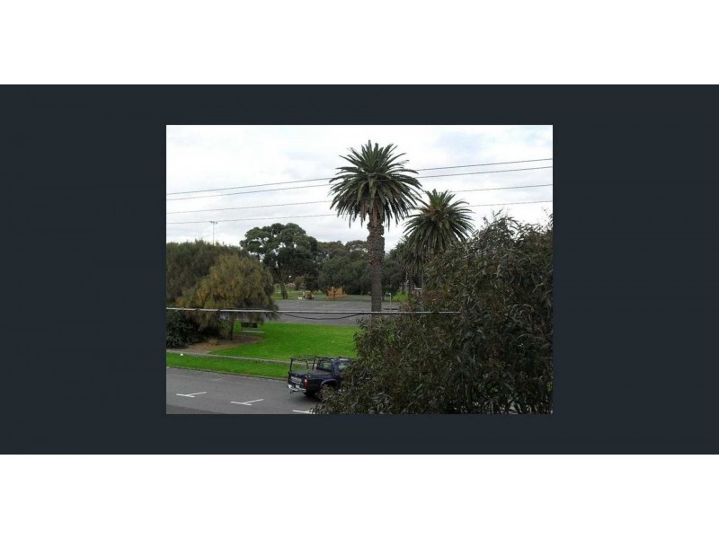 2/49 Spenser St, St Kilda VIC 3182