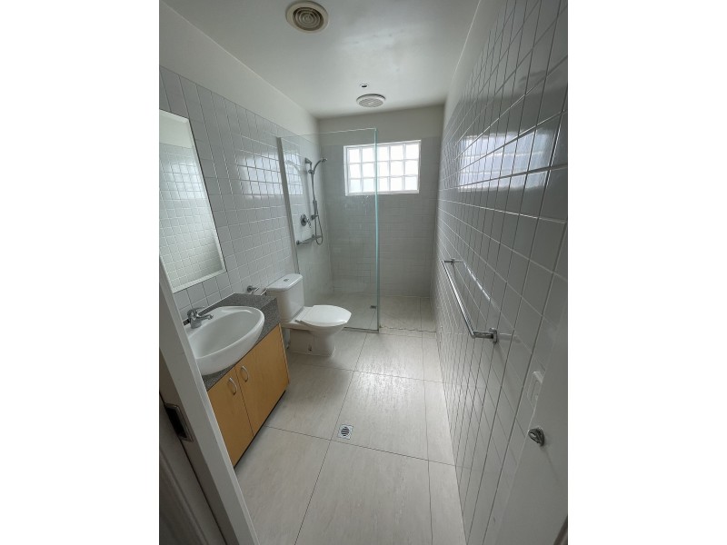 2/49 Spenser St, St Kilda VIC 3182