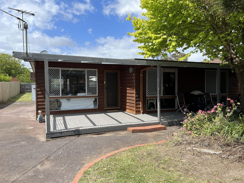 23 Rosemore Rd, Rosebud VIC 3939