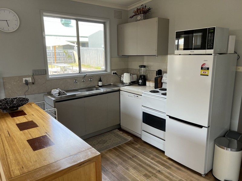 23 Rosemore Rd, Rosebud VIC 3939