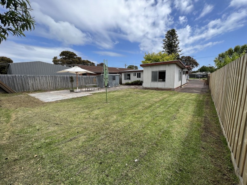 23 Rosemore Rd, Rosebud VIC 3939