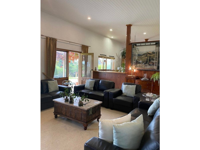 8 Barker Rd, Hindmarsh Island SA 5214
