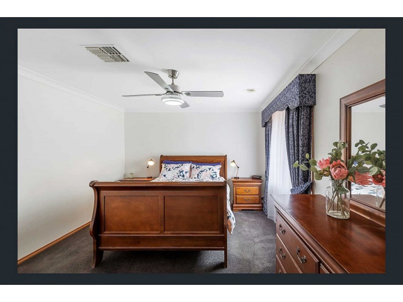 61 Grand Pde, Epping VIC 3076