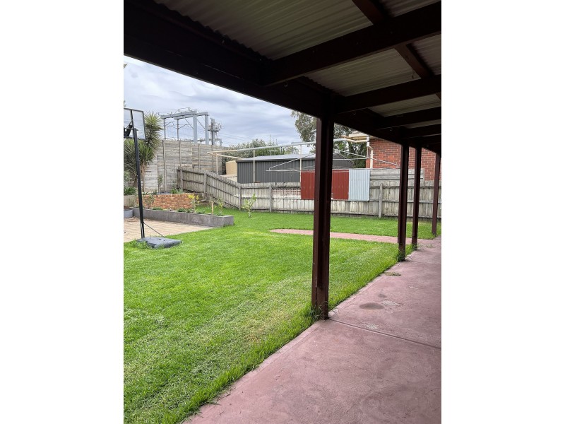 61 Grand Pde, Epping VIC 3076