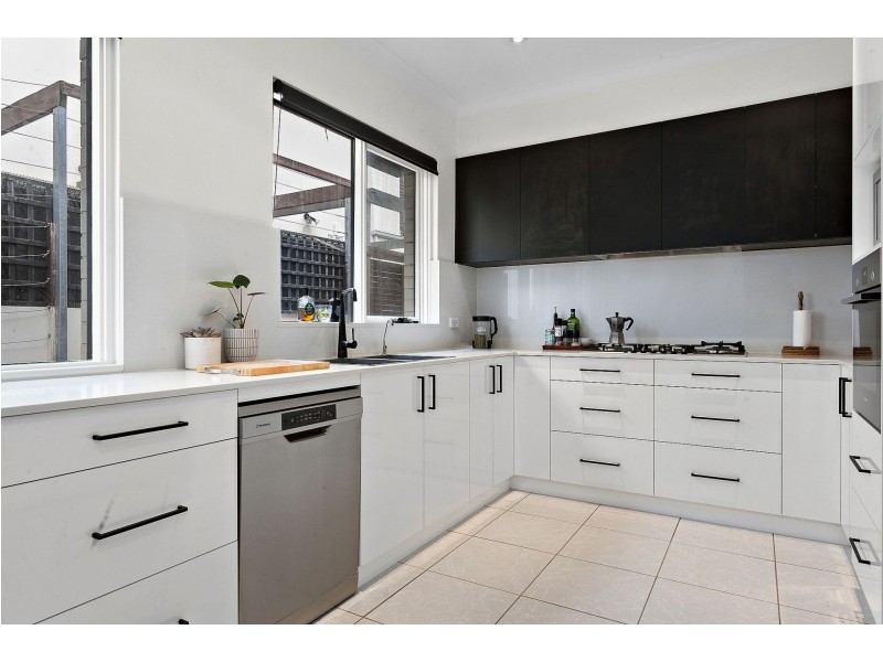 1/2 Westbury Gr, St Kilda East VIC 3183