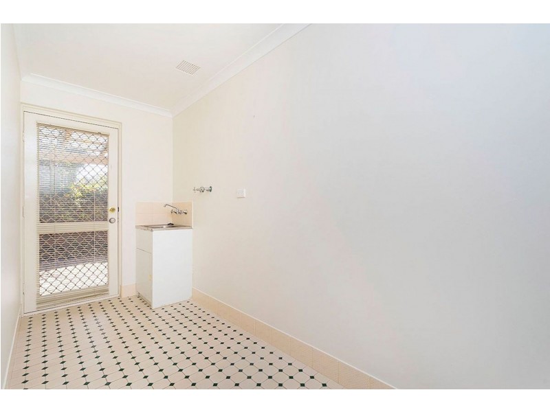 1/12 Villiers St, Yokine WA 6060
