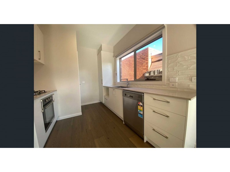 2/16 Nott St, Belmont VIC 3216