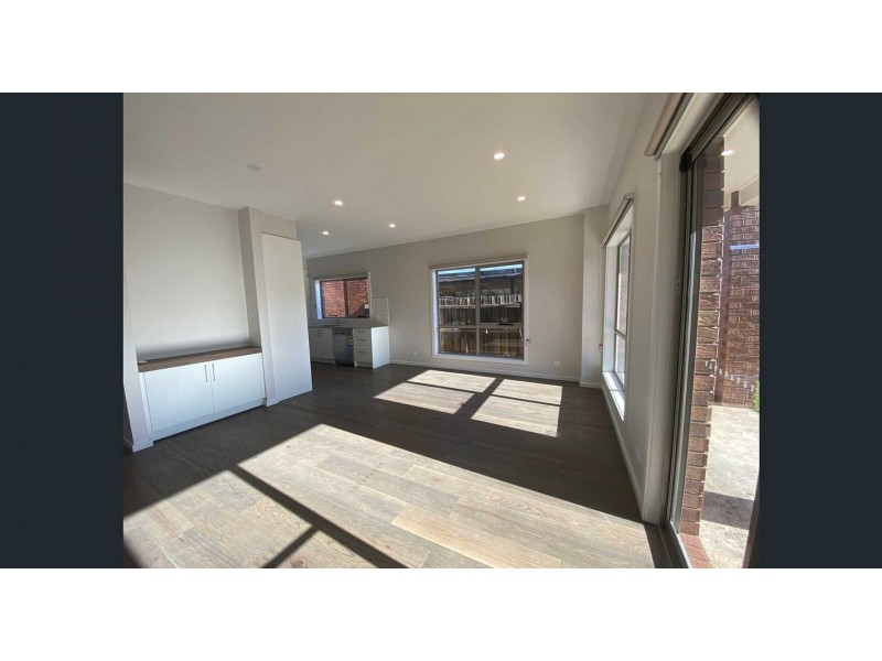 2/16 Nott St, Belmont VIC 3216