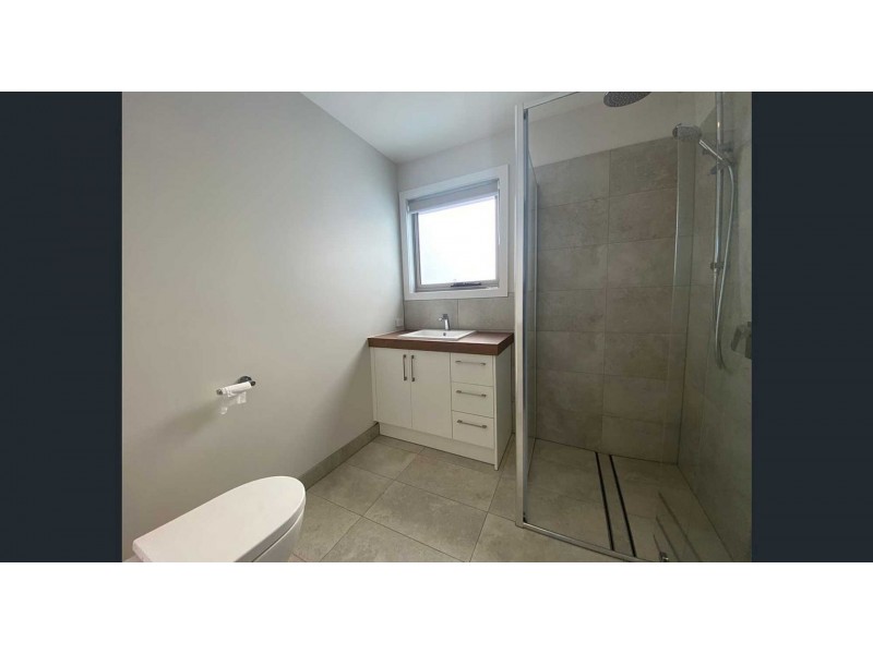 2/16 Nott St, Belmont VIC 3216