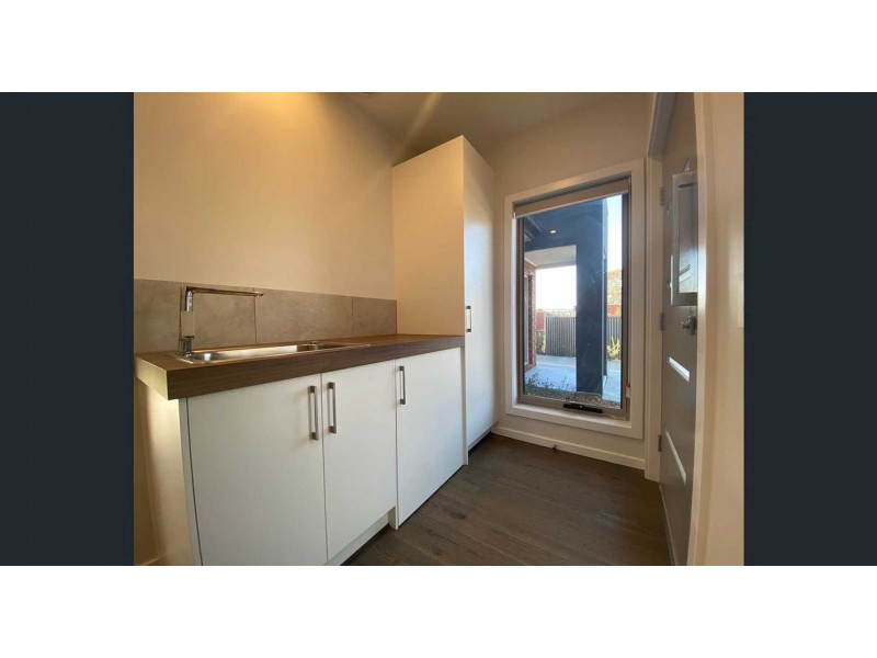 2/16 Nott St, Belmont VIC 3216