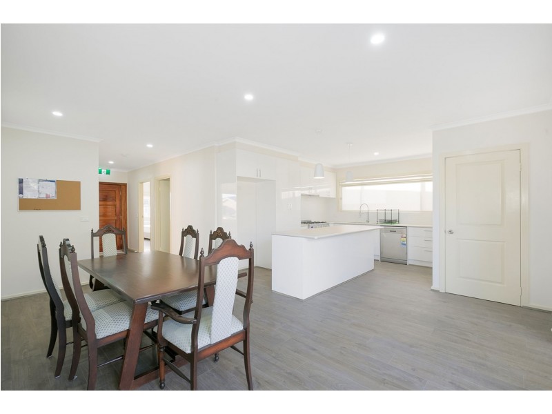 11 Aonach St, Clayton South VIC 3169