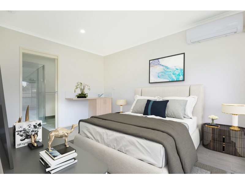 11 Aonach St, Clayton South VIC 3169