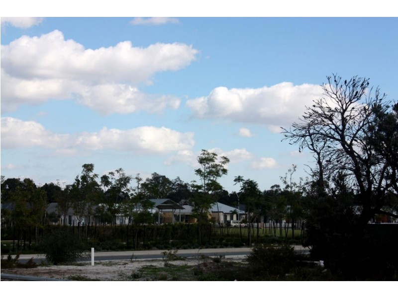 6 Gonaning St, Ellenbrook WA 6069