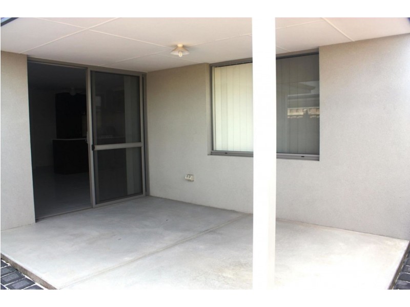 6 Gonaning St, Ellenbrook WA 6069