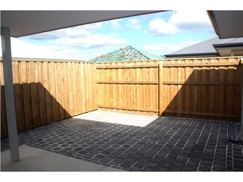 6 Gonaning St, Ellenbrook WA 6069