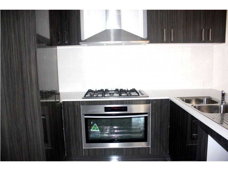 6 Gonaning St, Ellenbrook WA 6069