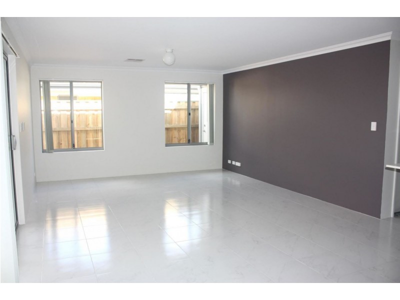 6 Gonaning St, Ellenbrook WA 6069