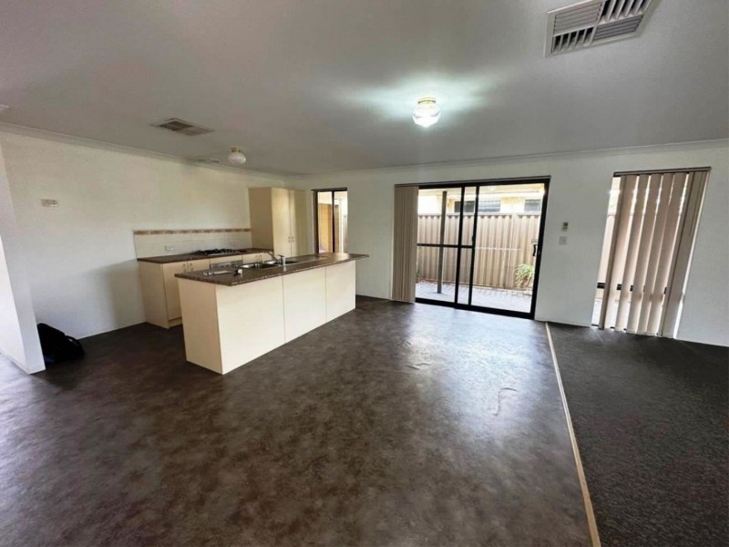 10/89 Amherst Rd, Canning Vale WA 6155