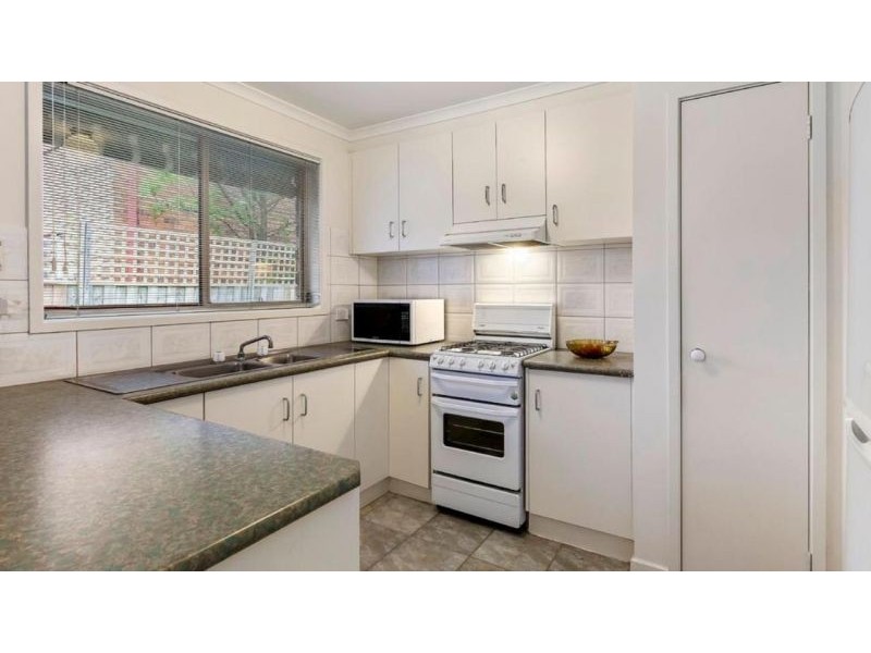 2/22 Oak Street, Preston VIC 3072