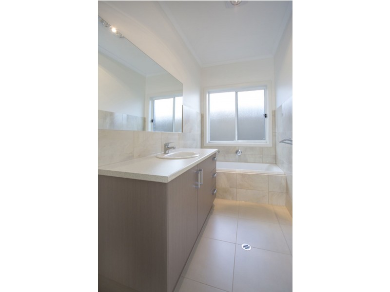 15 Selkirk Ave, Clearview SA 5085