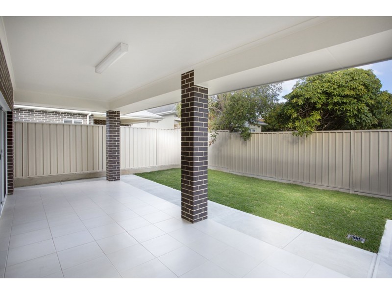 15 Selkirk Ave, Clearview SA 5085