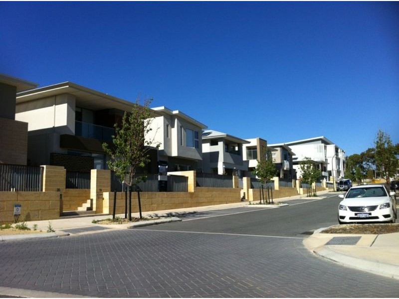 11 Emerald Way, Carine WA 6020