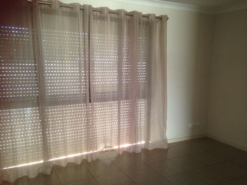 20a Honeysuckle Ramble, Halls Head WA 6210