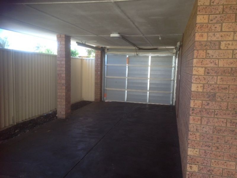 20a Honeysuckle Ramble, Halls Head WA 6210