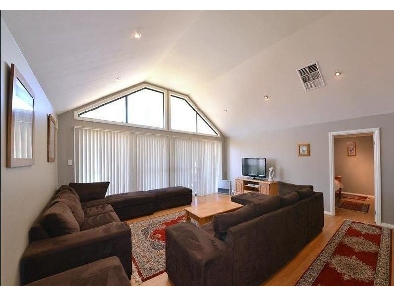 8 Podman Turn, Madora Bay WA 6210