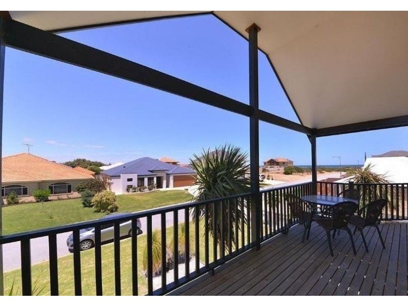 8 Podman Turn, Madora Bay WA 6210