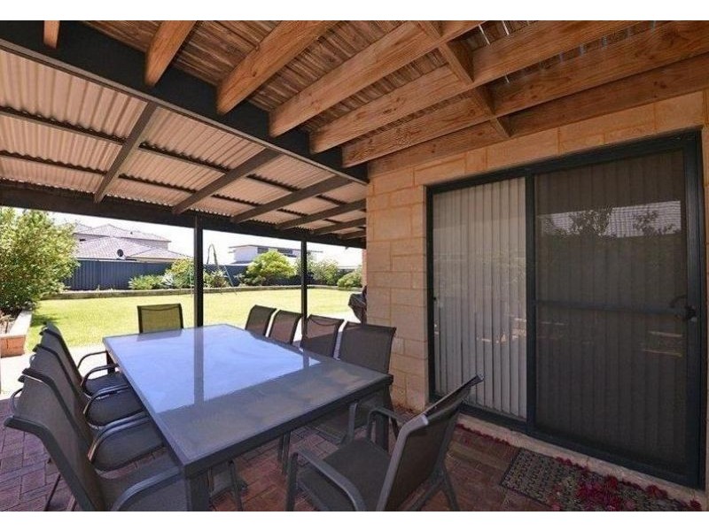 8 Podman Turn, Madora Bay WA 6210