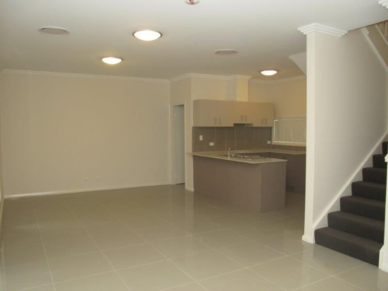 2/15 Broxbourne Street, Westmead NSW 2145