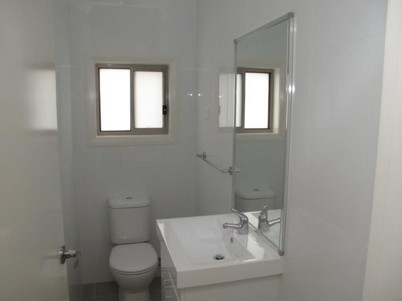 2/15 Broxbourne Street, Westmead NSW 2145